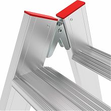 Индустриальная двухсторонняя алюминиевая стремянка с развальцованными ступенями NV5120.5